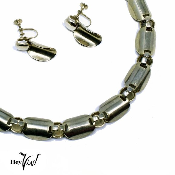 Vintage Necklace and Screw Back Earring Set Curved Design Gold Metal - Hey Viv - Picture 2 of 5